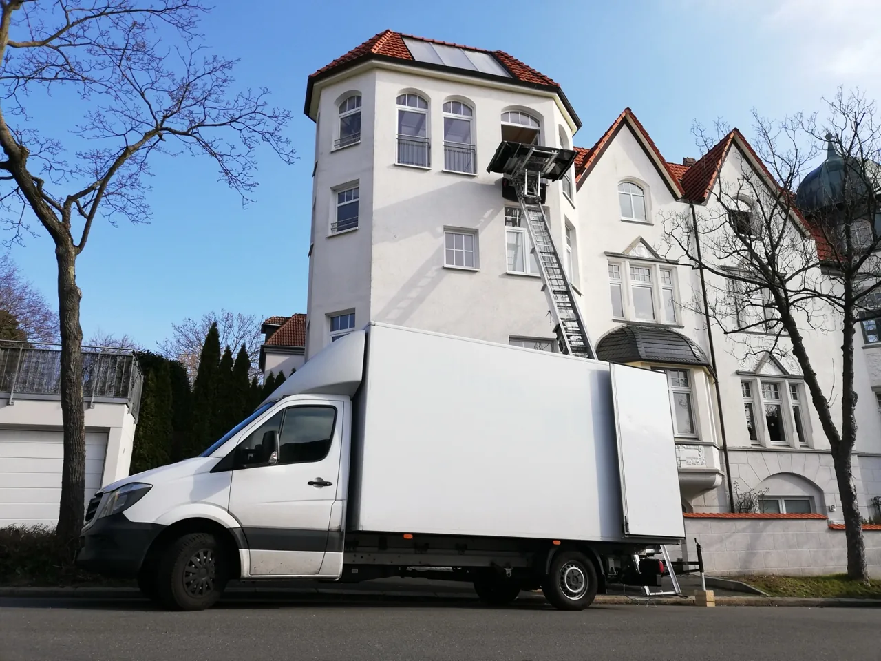 Unser Transporter bei einem Umzug – Ansicht 3
