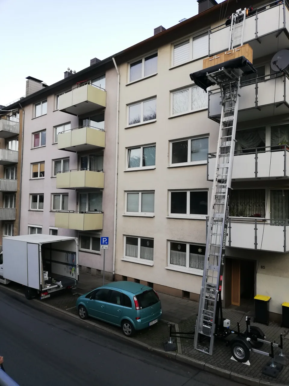 Unser Möbellift im Einsatz – Ansicht 8