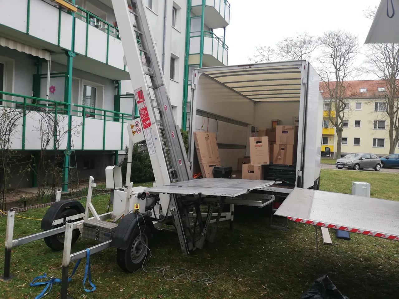 Unser Möbellift im Einsatz – Ansicht 11