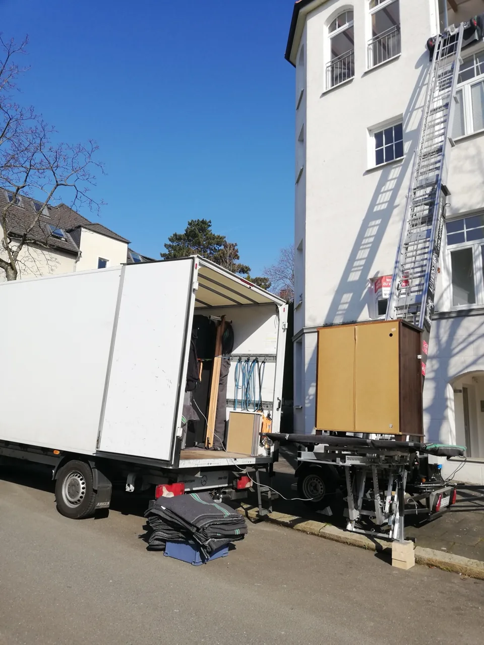 Unser Möbellift im Einsatz – Ansicht 4